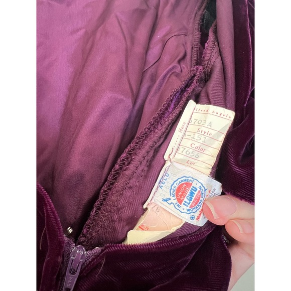 Purple velvet vintage dress - Picture 3 of 8